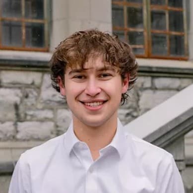 Tanner Manett headshot
